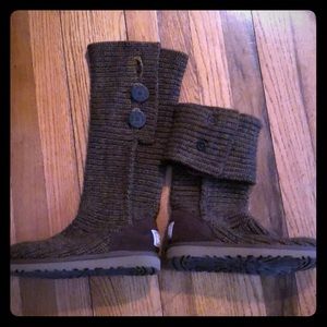 New Brown sweater Uggs!